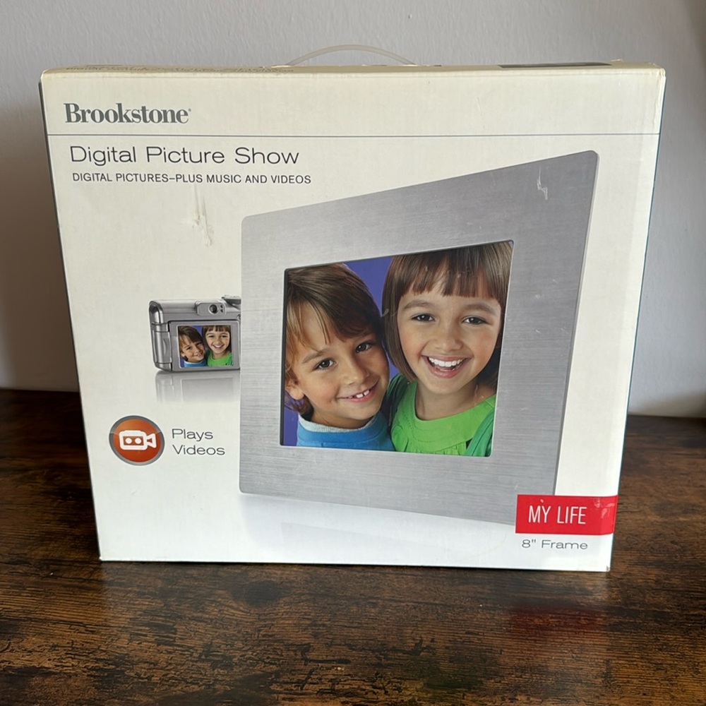 Brookstone Digital Picture Frame